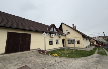 Eladó családi ház