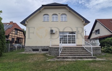 Eladó családi ház