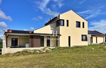 Eladó családi ház