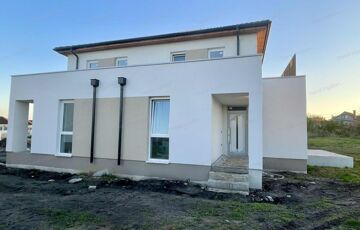 Eladó családi ház