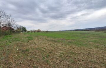 Eladó telek/földterület