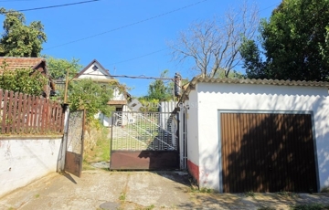 Eladó családi ház