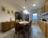 Eladó a Nagy I. krt-on egy 3 szobás teljesen felújított 75m2-es lakás.