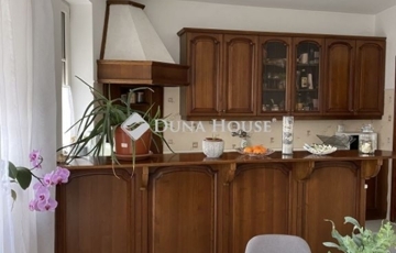 Eladó lakás