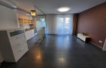 Kiadó iroda/üzlethelyiség