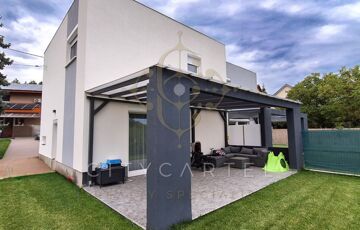 Eladó családi ház