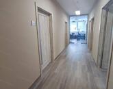 Szolnok belvárosában, jól megközelíthető helyen irodák kiadók!