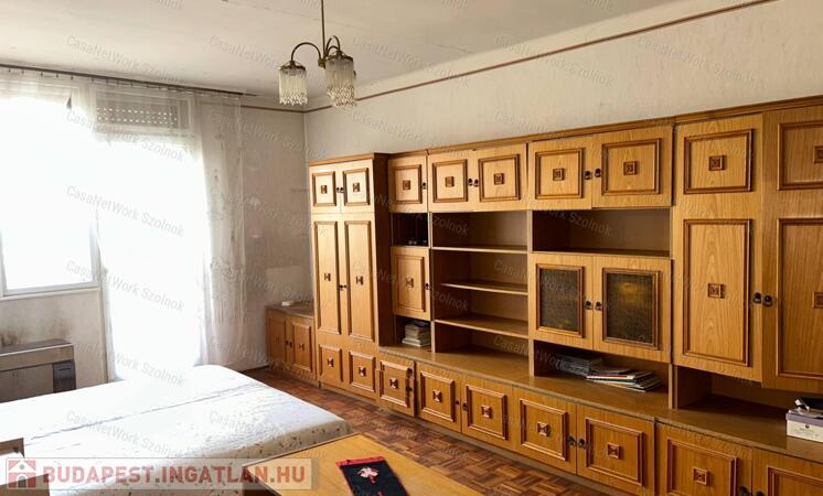 Szolnokon eladó téglalakás                                 