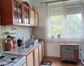 Eladó Martfűn egy felújított 2 szobás 52 m2-es első emeleti lakás