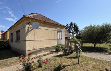 Eladó családi ház