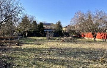 Eladó telek/földterület