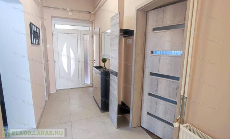 Eladó kertkapcsolatos, 3 szobás téglalakás Szolnokon!                                 