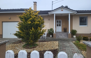 Eladó családi ház