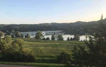 Eladó telek/földterület