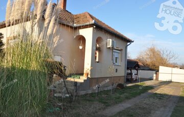 Eladó családi ház