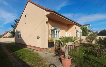 Eladó családi ház