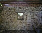 Balaton-felvidéken 6,3 ha birtok, 2 db romos épülettel