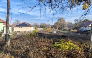 Eladó telek/földterület