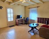 Eladó saját kerttel és garázzsal rendelkező társasházi lakás!