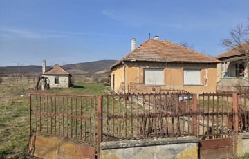 Eladó családi ház