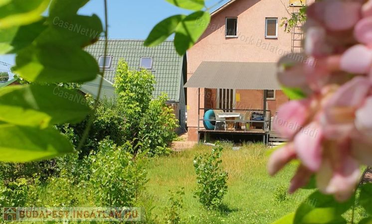 Eladó strandközeli ikerházrész Balatonkenesén!                                 