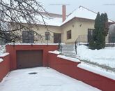 Eladó családi ház Üröm 229 000 000 Ft