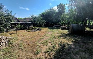 Eladó telek/földterület