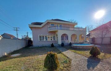 Eladó családi ház