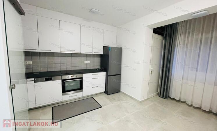 Kiadó prémium lakás Tatán: 72 nm, 3 szoba, igényes, hosszú távra!