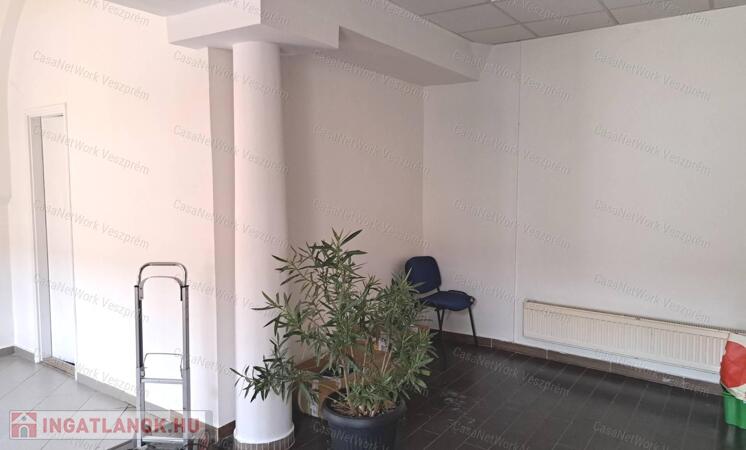 Kiváló adottságú üzlethelyiség határozatlan időre kiadó