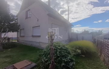 Eladó családi ház