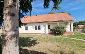 Eladó családi ház