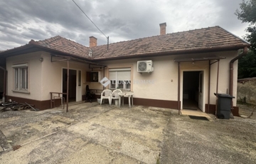 Eladó családi ház