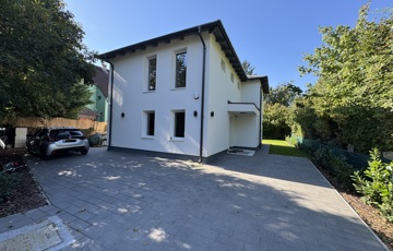 Eladó családi ház