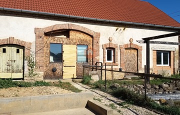 Eladó családi ház