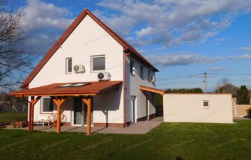 Eladó családi ház