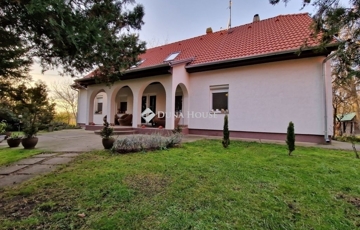 Eladó családi ház