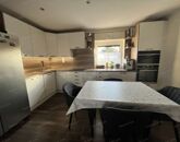 Eladó családi ház Pér 99 900 000 Ft