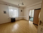 Eladó családi ház Pécs 56 900 000 Ft