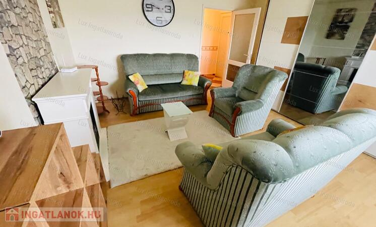 Kiadó egy 3 szobás lakás Komáromban!