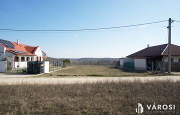 Eladó telek/földterület