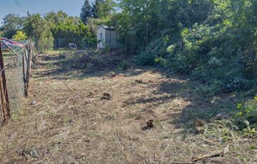 Eladó telek/földterület