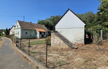 Eladó családi ház