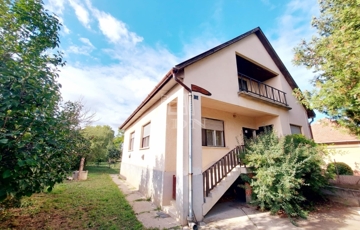 Eladó családi ház