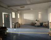 Szolnokon a Nagysándor József úton több helyiségből álló műhely kiadó!