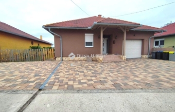 Eladó családi ház