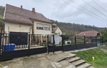 Eladó családi ház