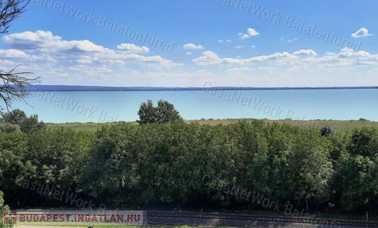 PANORÁMÁS, ÉPÍTHETŐ - eladó LAKÓÖVEZETI TELEK ÁBRAHÁMHEGYEN                                 