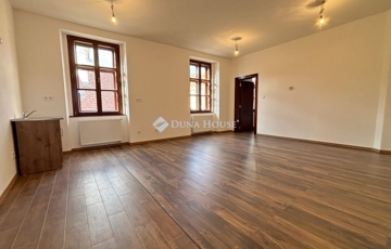 Eladó lakás