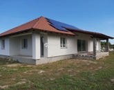 Eladó családi ház Besnyő 99 000 000 Ft